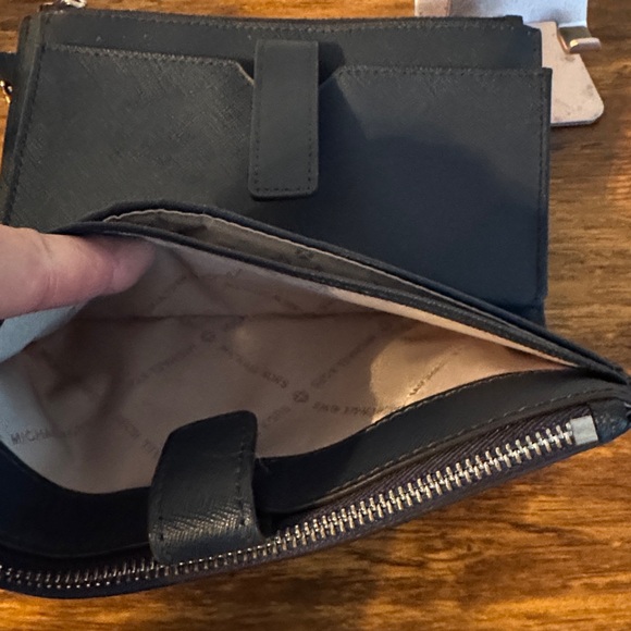 Michael Kors Blue Wristlet - Picture 10 of 10